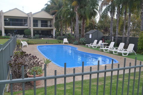 ELSINOR Townhouse 4 Mulwala - Tourism Caloundra 2