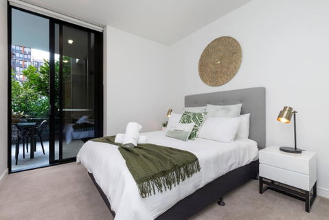 Emp - Work Remotely While Enjoying Your Stay - Tourism Caloundra 2