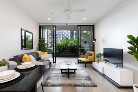 Emp - Work Remotely While Enjoying Your Stay - Tourism Caloundra 0