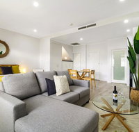 Enjoy bayside life at stylish studio close to city - Tourism Caloundra