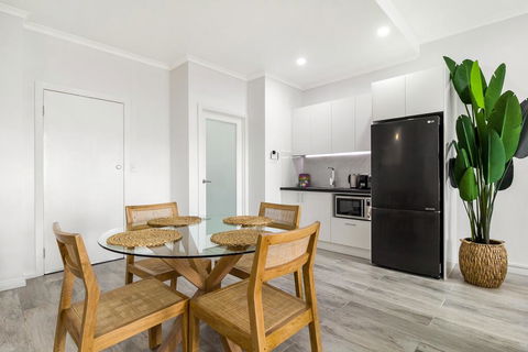 Enjoy Bayside Life At Stylish Studio Close To City - Tourism Caloundra 3