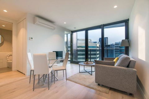 EQ Tower Luxury 1 Bedroom Central Melbourne - Tourism Caloundra 0