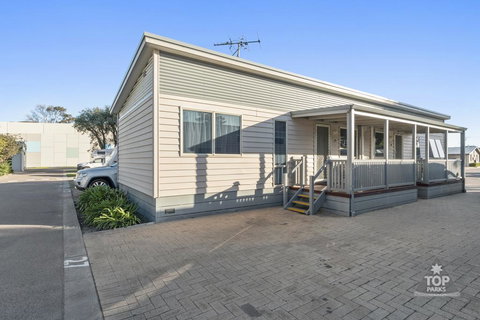Esperance Bay Holiday Park - Tourism Caloundra 0