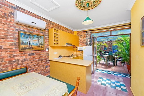 Ettalong Beach Tourist Resort - Tourism Caloundra 2