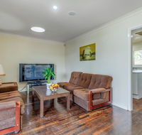 Exclusive Handy Holiday House - Tourism Caloundra
