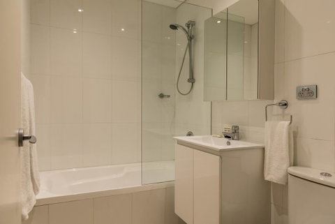 Explore Sydney From A Peaceful Modern Apartment - Tourism Caloundra 3