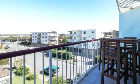 Explorer Cove Unit 6, 31 Kennedy Pde - Tourism Caloundra 0