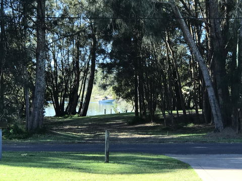 FAIRVIEW 25A - Waterfront Home - Tourism Caloundra 0