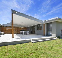 Fairway Views Pet Friendly house with WiFi AC Heating walk to beach - Tourism Caloundra