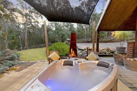 Falls River Luxury Accommodation - Tourism Caloundra 2