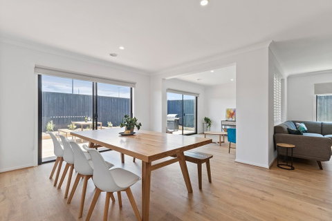 Family Holiday Paradise - New Modern Beach House - Tourism Caloundra 3