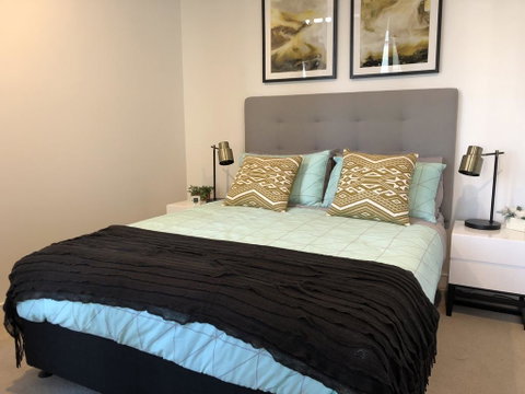 Family Home -Best Of South Bank With Car Park - Tourism Caloundra 0