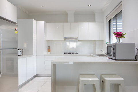 Family Size Apartment Close To Westmead Hospital - Tourism Caloundra 3