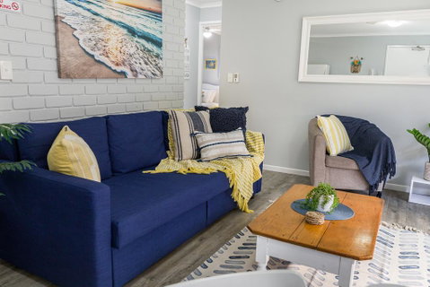 Family, Romance, Fun On Kings Beach - Tourism Caloundra 2