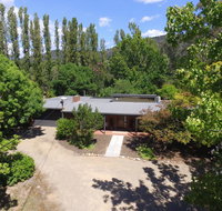 Farrington House - On the banks of the Ovens River - Tourism Caloundra