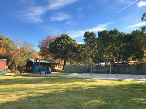 Feathertop Chalet - Tourism Caloundra 3