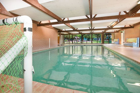Feathertop Chalet - Tourism Caloundra 2