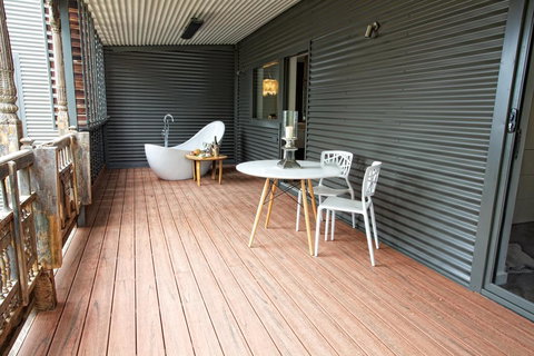 Feathertop Winery - Tourism Caloundra 2