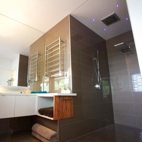 Feathertop Winery - Tourism Caloundra 3