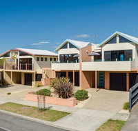 Fischer Torquay by Gold Star Stays - Tourism Caloundra