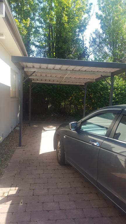 Flat In Heart Of Griffith - Tourism Caloundra 0