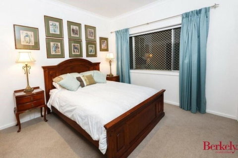 Flat In Heart Of Griffith - Tourism Caloundra 3