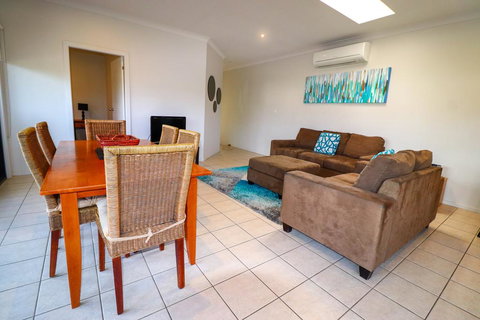 Flexi At Belmont - Tourism Caloundra 3