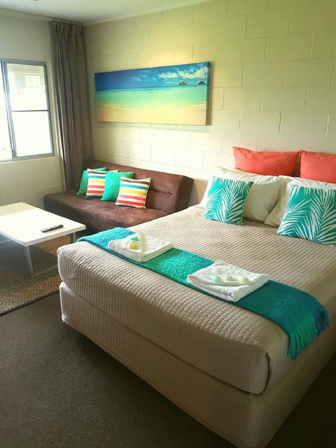 Forrest Beach Hotel/motel - Tourism Caloundra 3