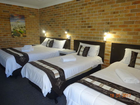 Forster Palms Motel - Tourism Caloundra 0