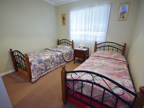 Fravent House - Tourism Caloundra 1