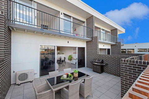 G149 - Apt 2 - Tourism Caloundra 0