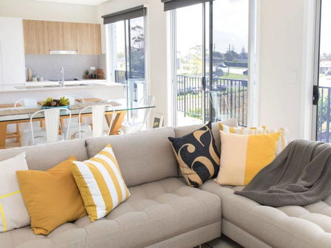 G149 Apartment 4 - Tourism Caloundra 0