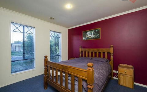 Galahonest Seabrook House West Melbourne - Tourism Caloundra 0