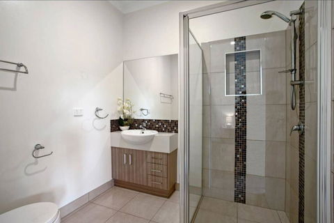 GALBRAITH BEACH STUDIO 2 - Tourism Caloundra 2