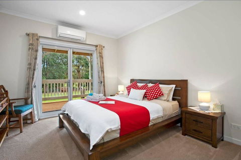 GALBRAITH BEACH STUDIO 2 - Tourism Caloundra 0