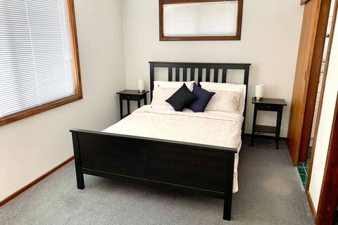 Gale Street Retreat Busselton - Tourism Caloundra 3
