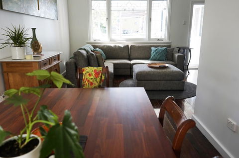 Gallery House Dwellingup - Tourism Caloundra 2