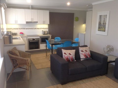 Garden Apartment - Tourism Caloundra 0