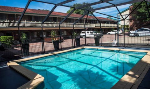Garden City Motor Inn - Tourism Caloundra 1