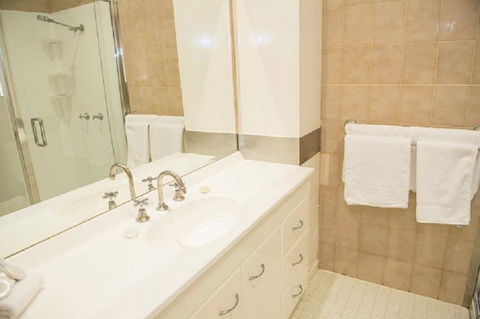 Garden City Motor Inn - Tourism Caloundra 3