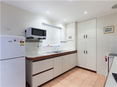 Garden City Short Stays - Tourism Caloundra 3