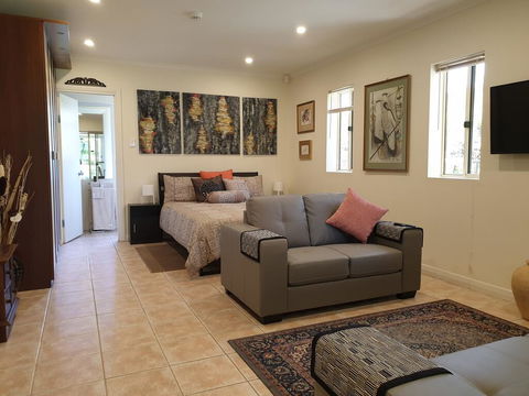Garden Studio, Black Forest - Tourism Caloundra 0