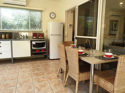 Garden Studio, Black Forest - Tourism Caloundra 1