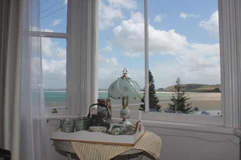 Gardenia House - Tourism Caloundra 2