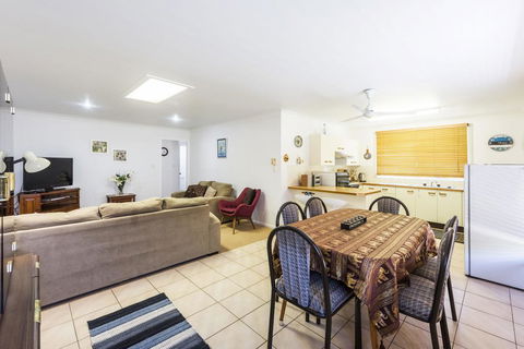 Gardina Place - Tourism Caloundra 0