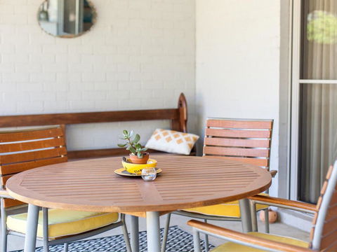 Gartelmann Studio @ Gartelmanns Wines Walk To The Deck Cafe + Wine Tasting - Tourism Caloundra 2