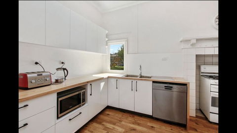 Garten Haus - Tourism Caloundra 2