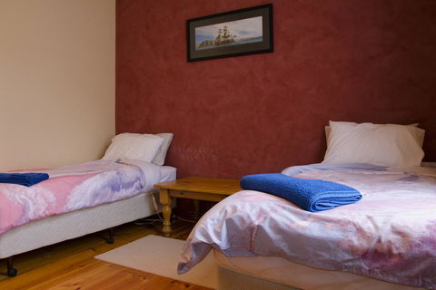 Gellibrand River Gallery Accommodation - Tourism Caloundra 2