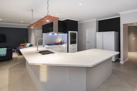Geographe House - Tourism Caloundra 2