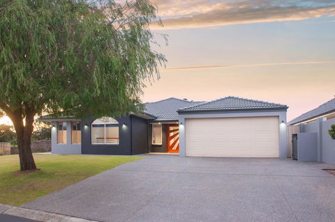 Geographe House - Tourism Caloundra 1